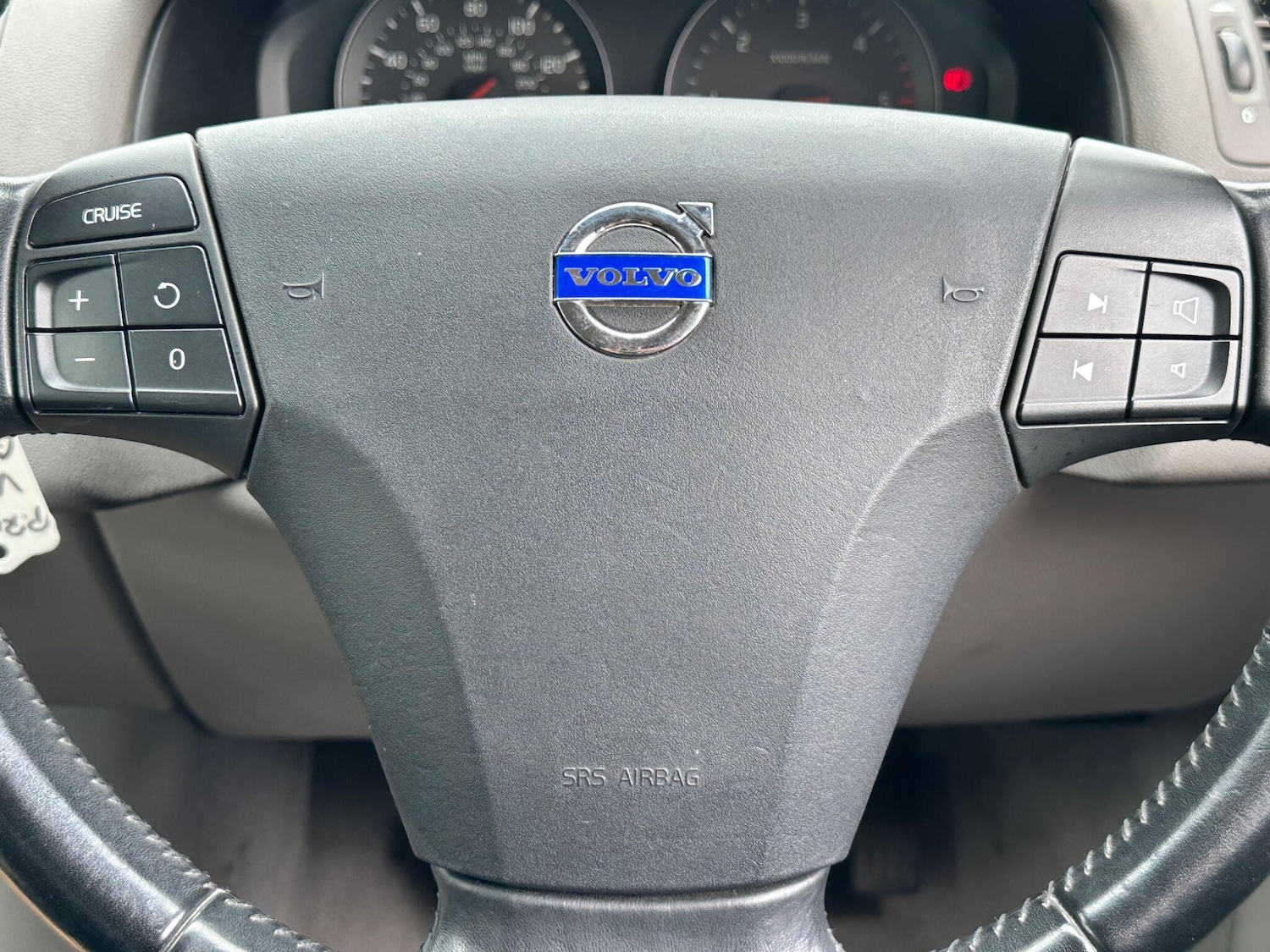 Used Volvo V50 2009 for sale - 76041702: Photo 97
