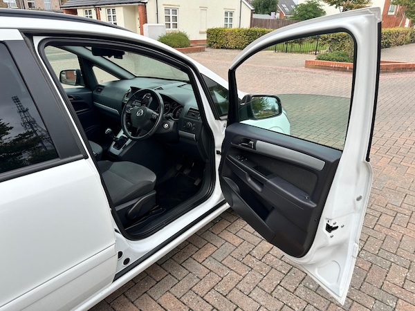 Used Vauxhall Zafira 2014 for sale - 75302202: Photo 64