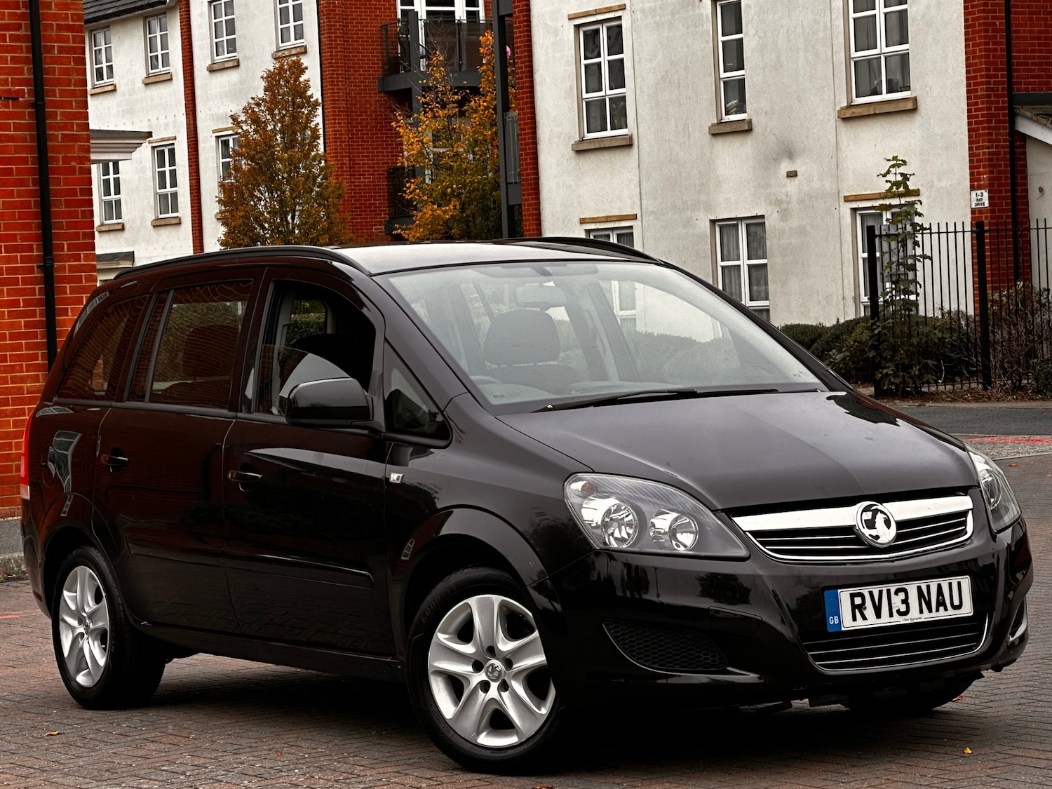 Used Vauxhall Zafira 2013 for sale - 77329317: Photo 2
