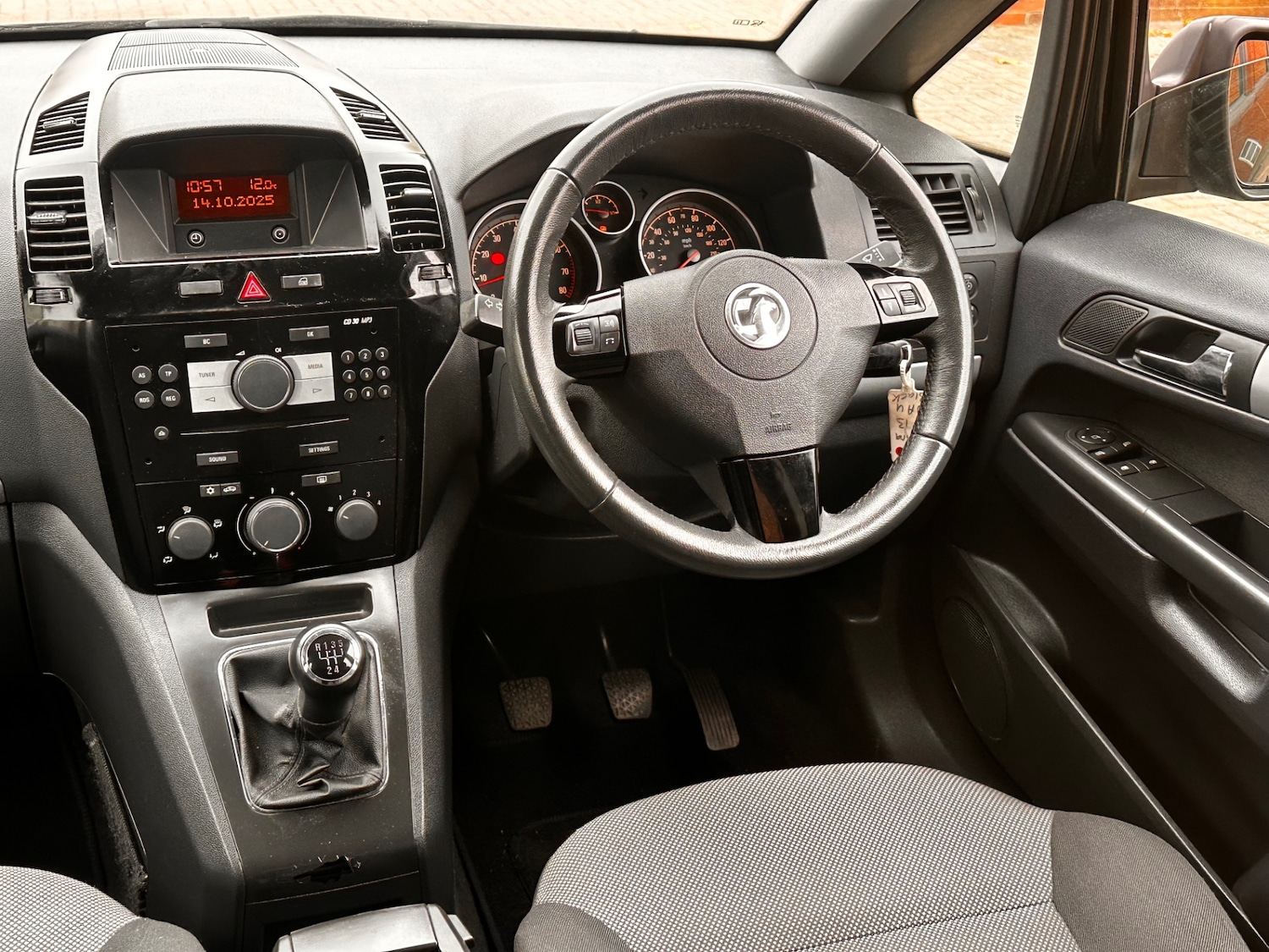 Used Vauxhall Zafira 2013 for sale - 77329317: Photo 84