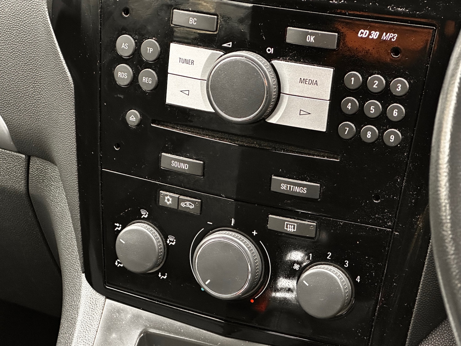 Used Vauxhall Zafira 2013 for sale - 77329317: Photo 89