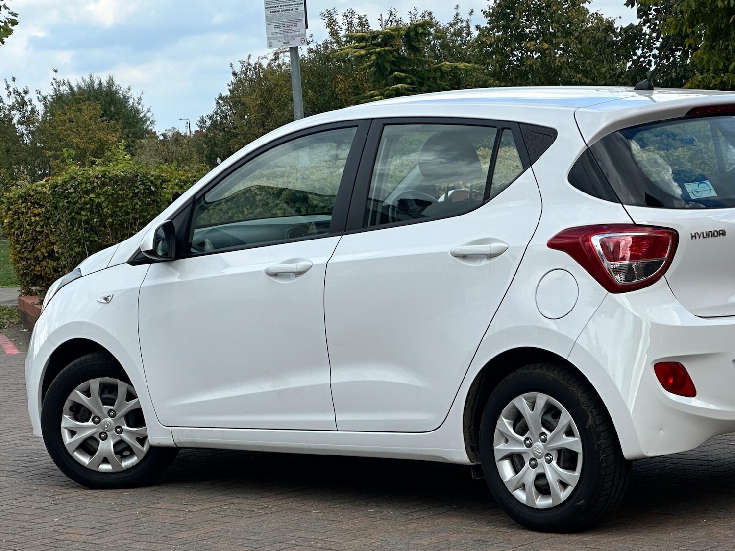 Used Hyundai i10 2014 for sale - 76094769: Photo 10