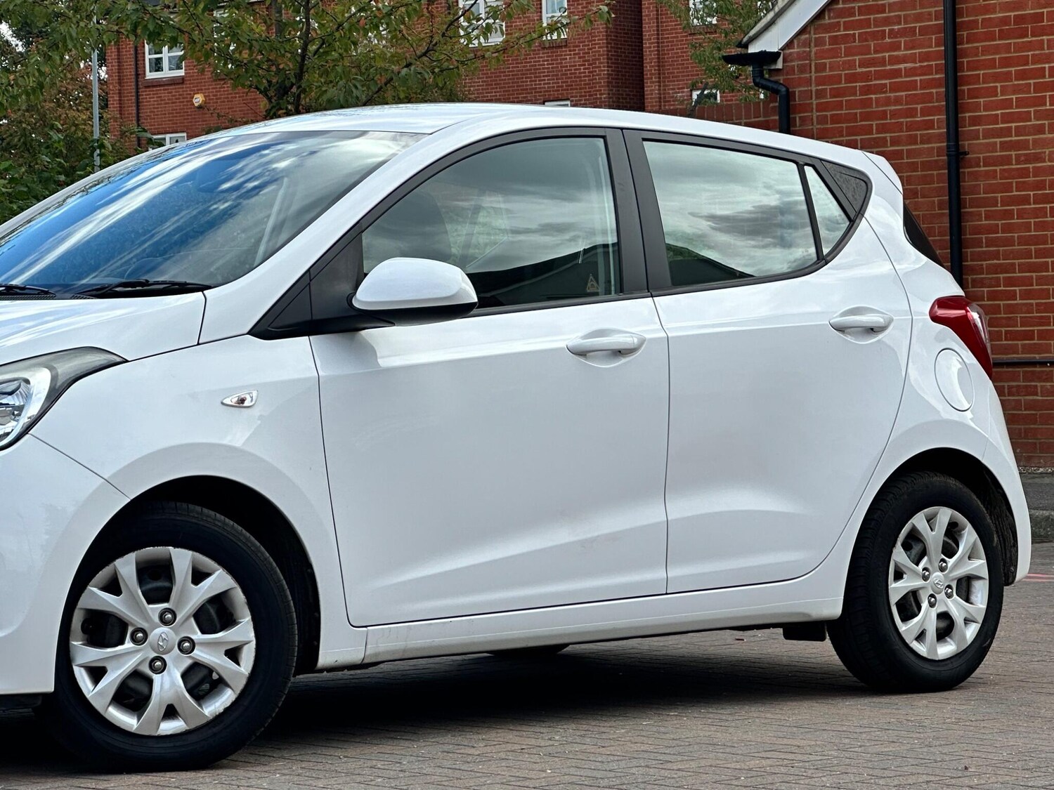 Used Hyundai i10 2014 for sale - 76094769: Photo 15