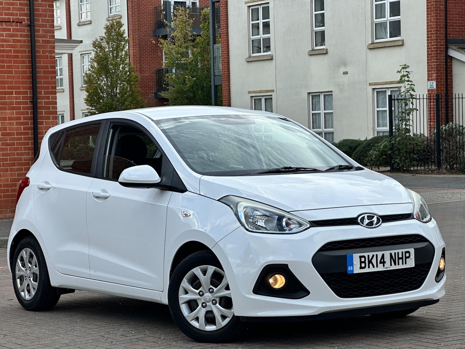 Used Hyundai i10 2014 for sale - 76094769: Photo 2