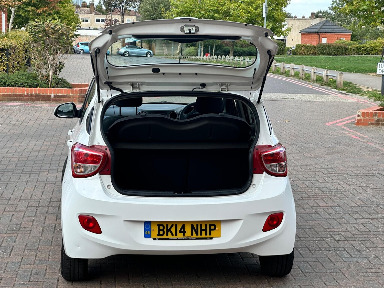 Used Hyundai i10 2014 for sale - 76094769: Photo 24