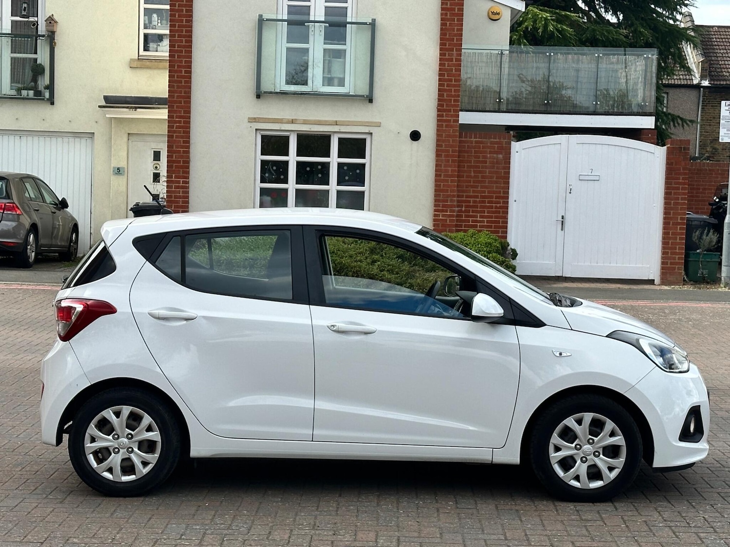Used Hyundai i10 2014 for sale - 76094769: Photo 32