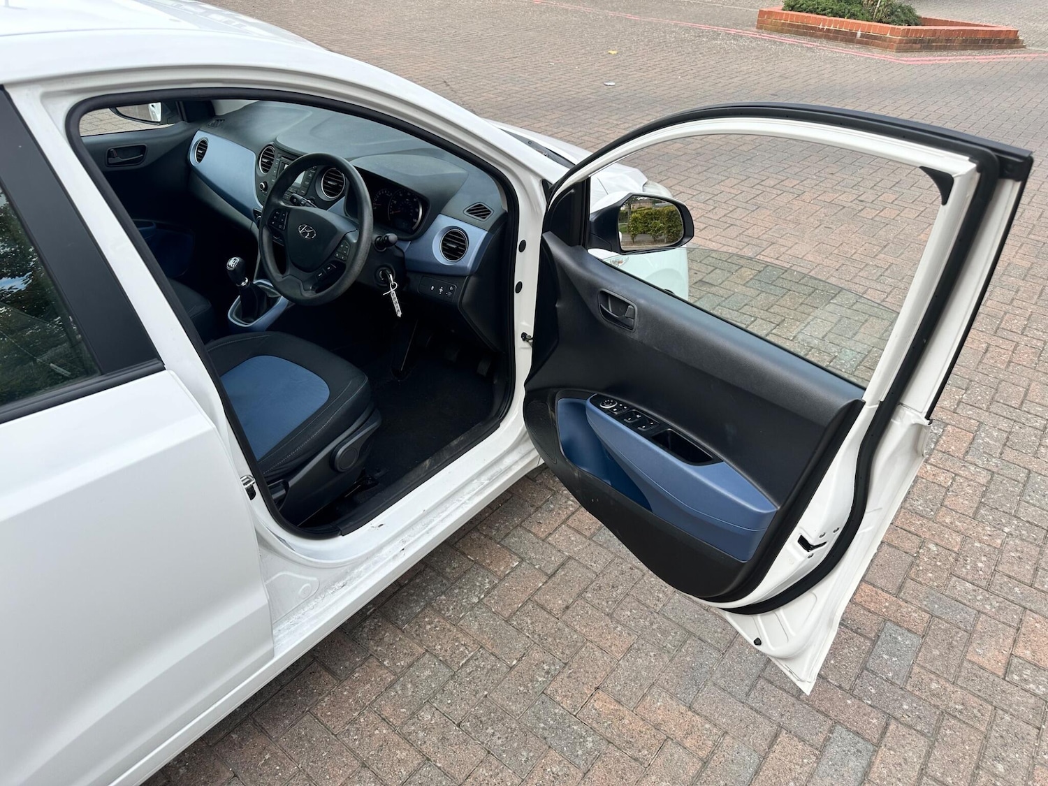 Used Hyundai i10 2014 for sale - 76094769: Photo 59