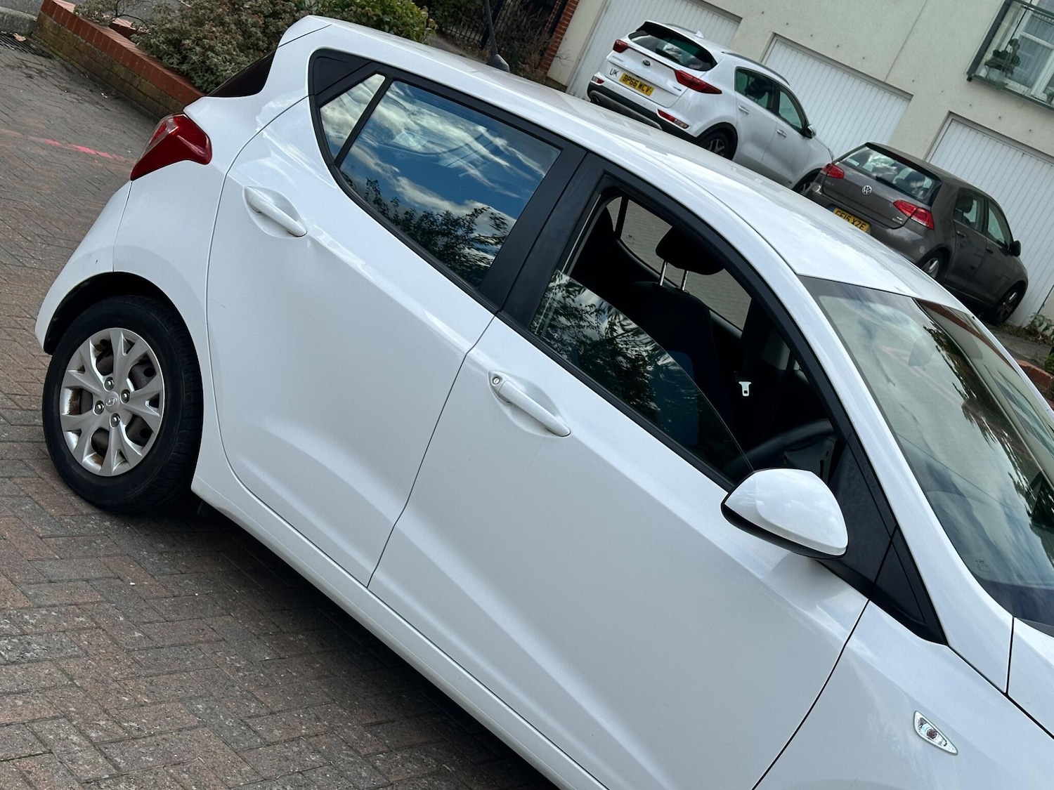 Used Hyundai i10 2014 for sale - 76094769: Photo 6