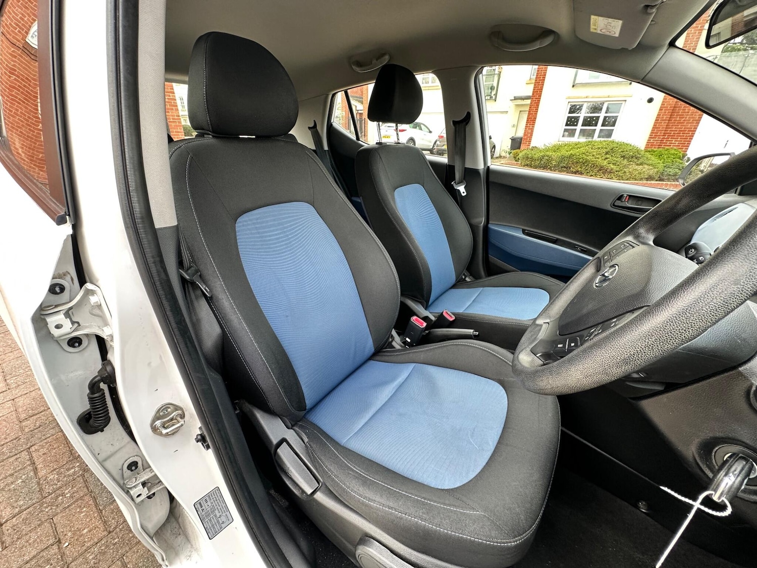 Used Hyundai i10 2014 for sale - 76094769: Photo 64