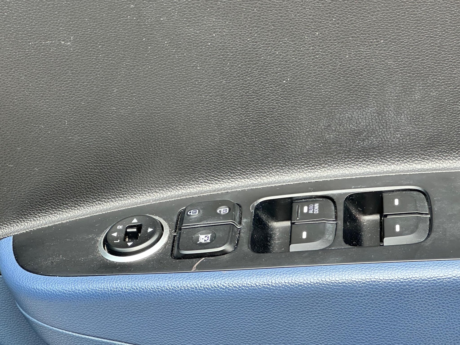 Used Hyundai i10 2014 for sale - 76094769: Photo 67