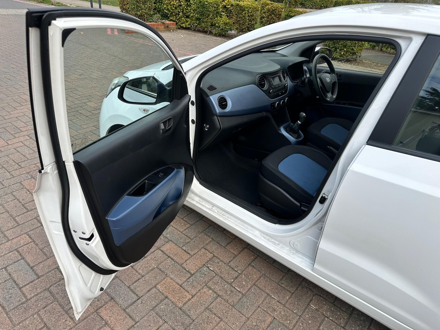 Used Hyundai i10 2014 for sale - 76094769: Photo 68