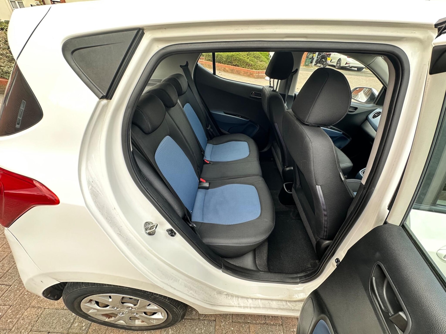 Used Hyundai i10 2014 for sale - 76094769: Photo 70