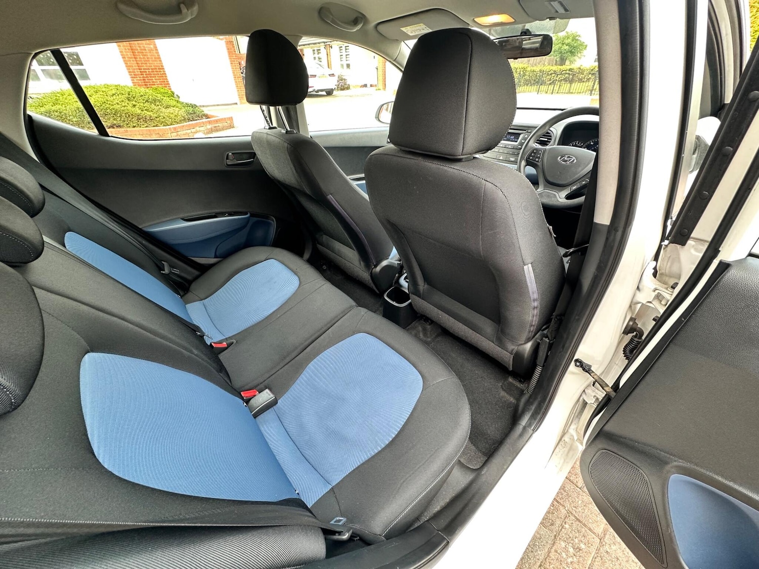 Used Hyundai i10 2014 for sale - 76094769: Photo 71