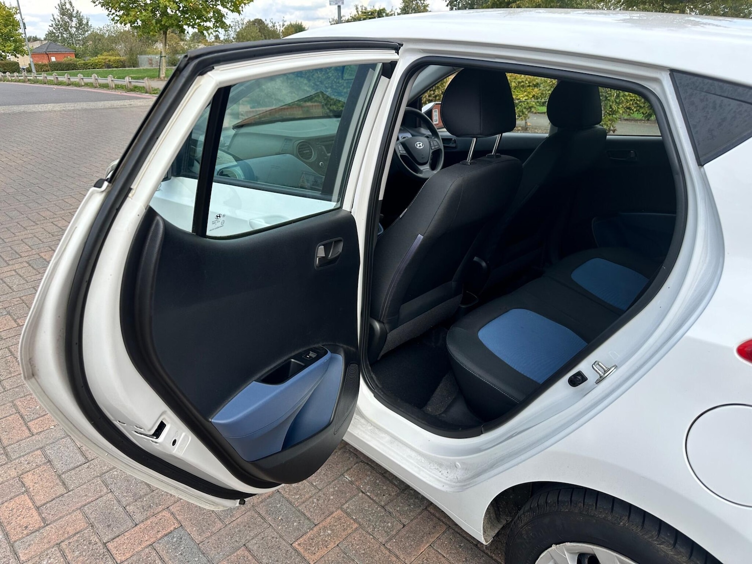 Used Hyundai i10 2014 for sale - 76094769: Photo 73