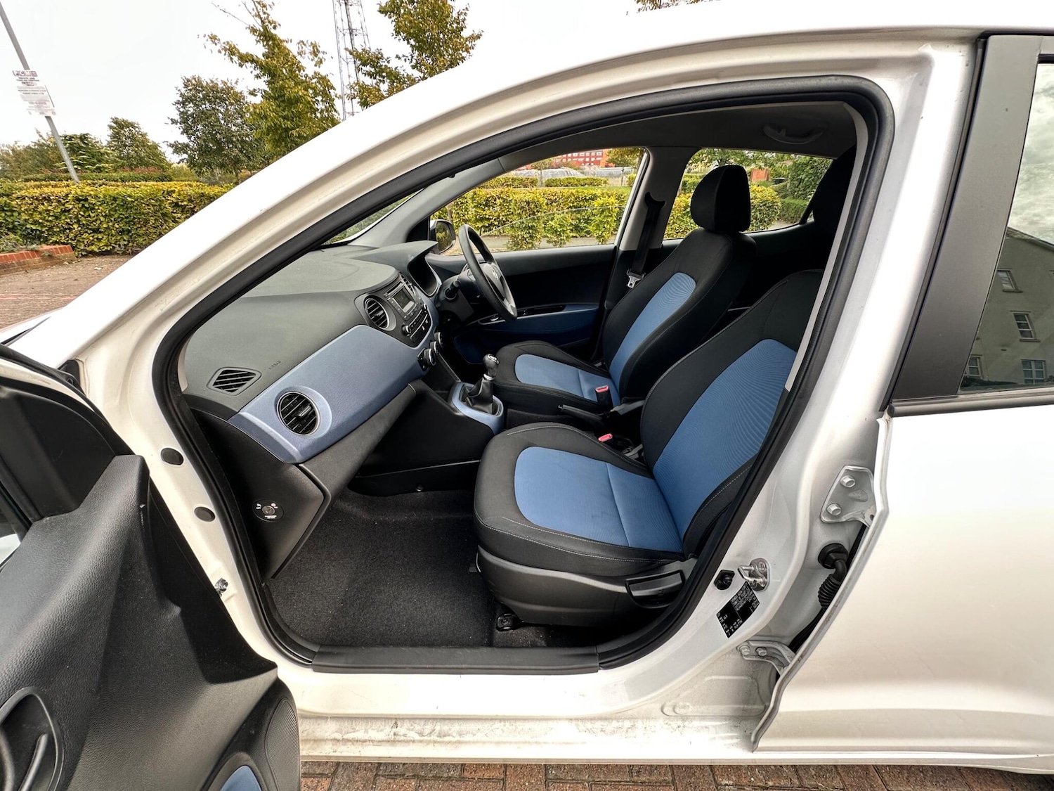 Used Hyundai i10 2014 for sale - 76094769: Photo 75