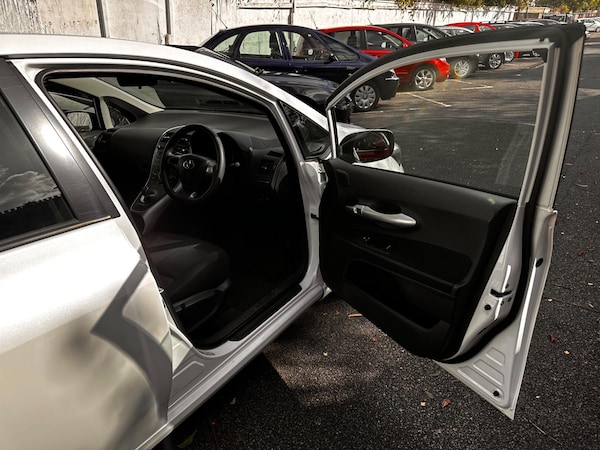 Used Toyota Auris 2011 for sale - 76174819: Photo 17