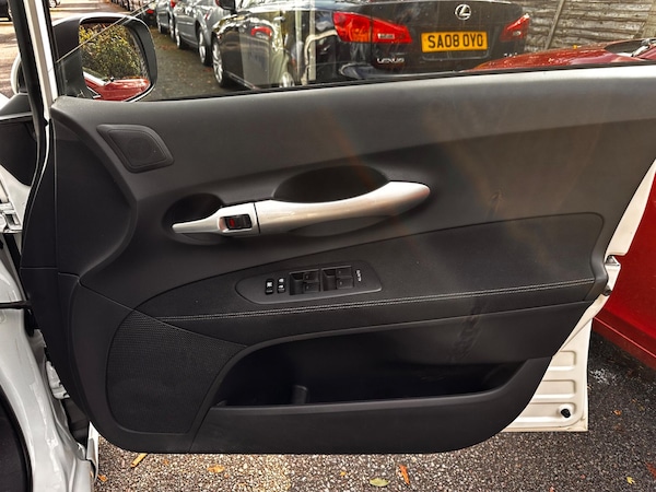 Used Toyota Auris 2011 for sale - 76174819: Photo 18