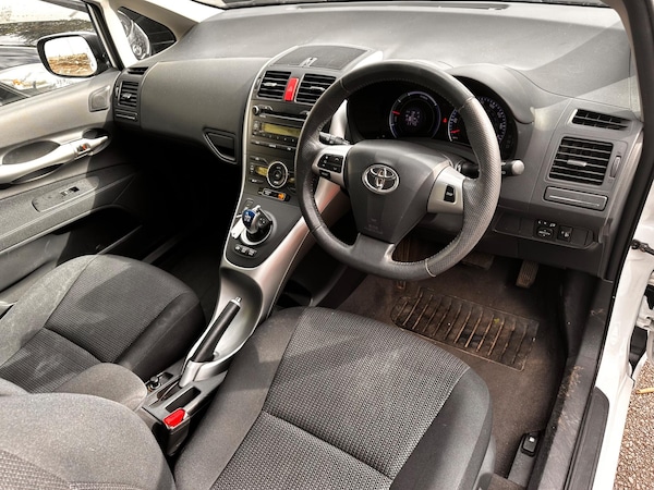 Used Toyota Auris 2011 for sale - 76174819: Photo 19