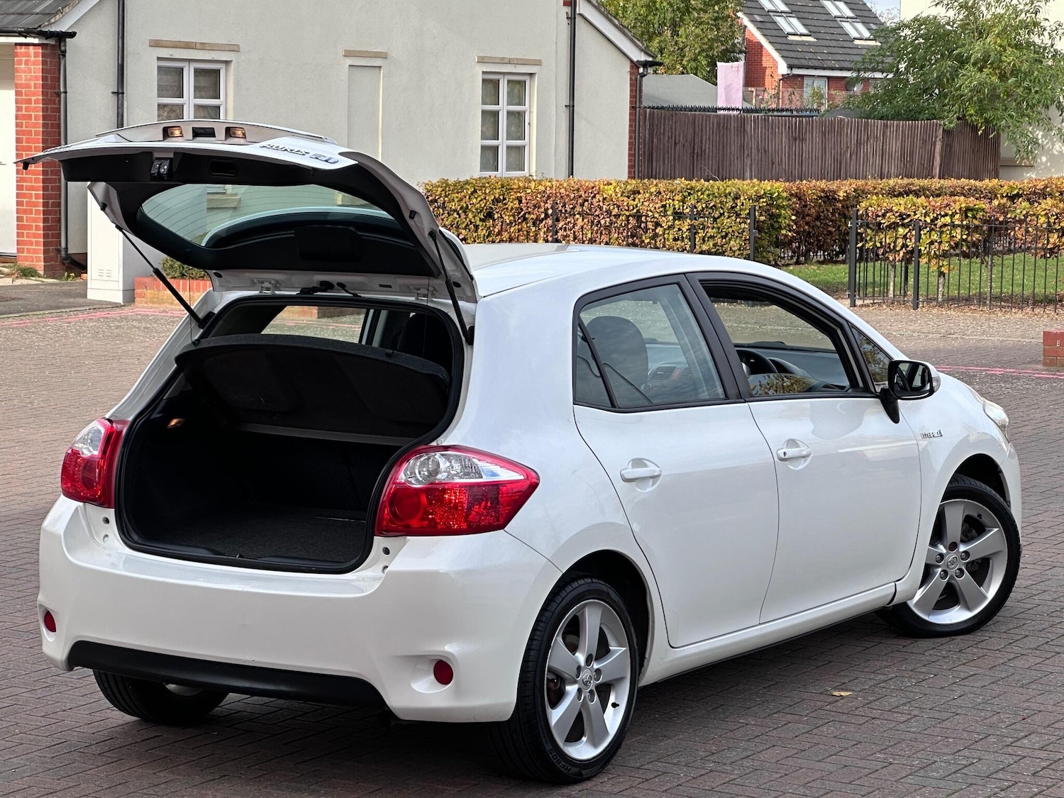 Used Toyota Auris 2011 for sale - 76174819: Photo 25