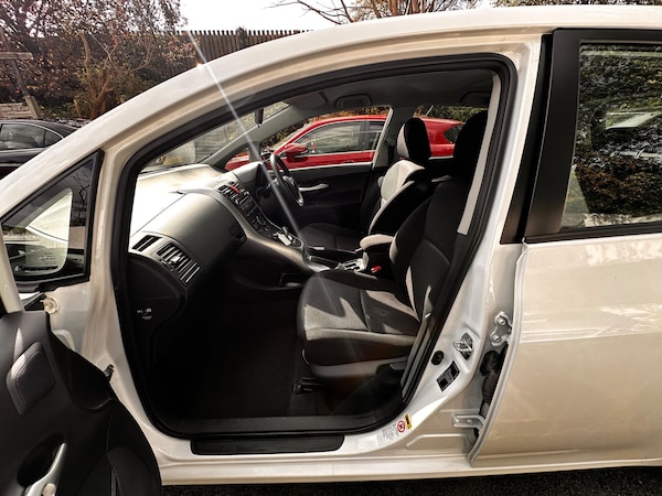 Used Toyota Auris 2011 for sale - 76174819: Photo 34