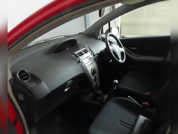 Used Toyota Yaris 2010 for sale - 75978800: Photo