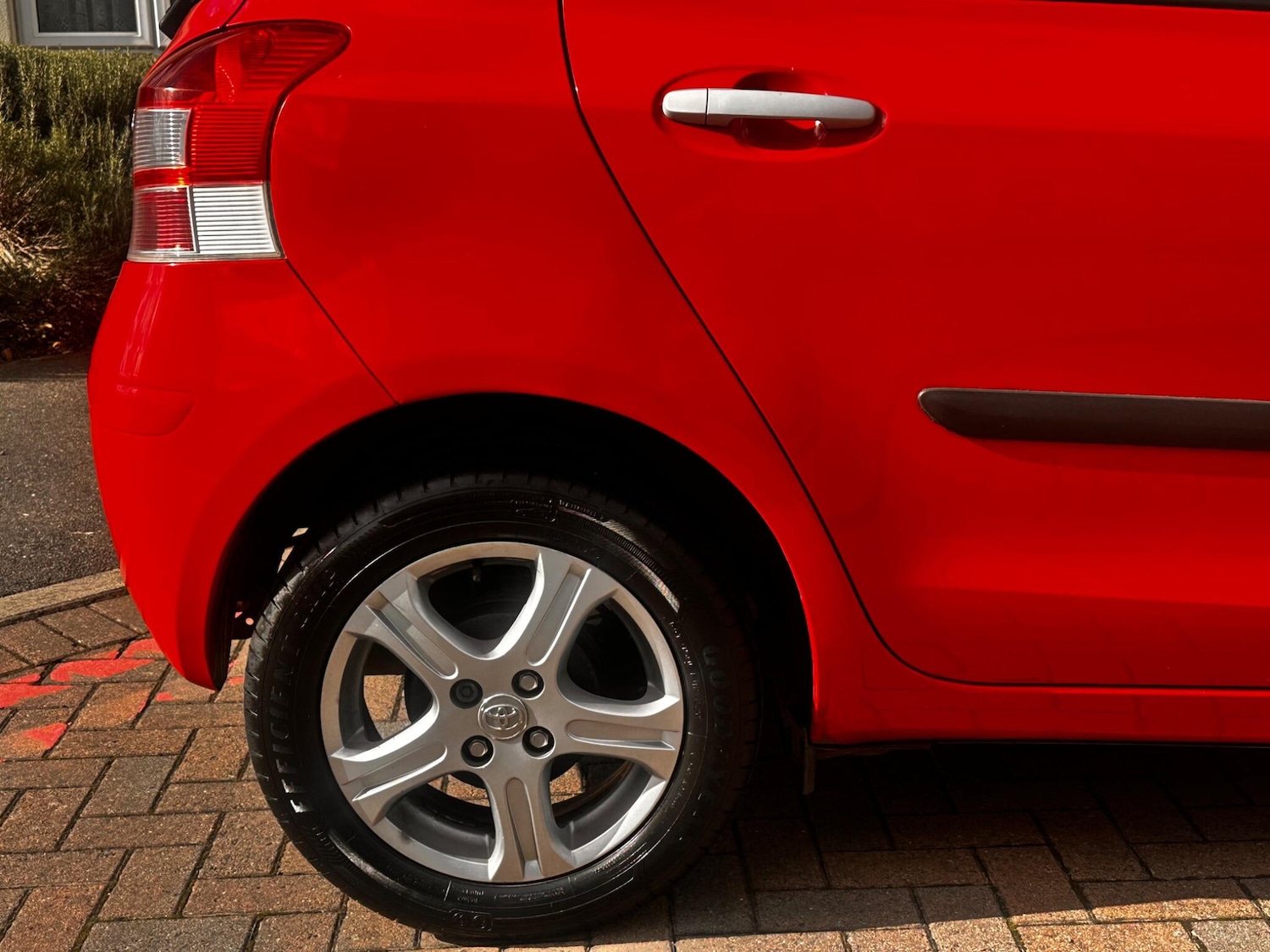 Used Toyota Yaris 2010 for sale - 75978800: Photo 33