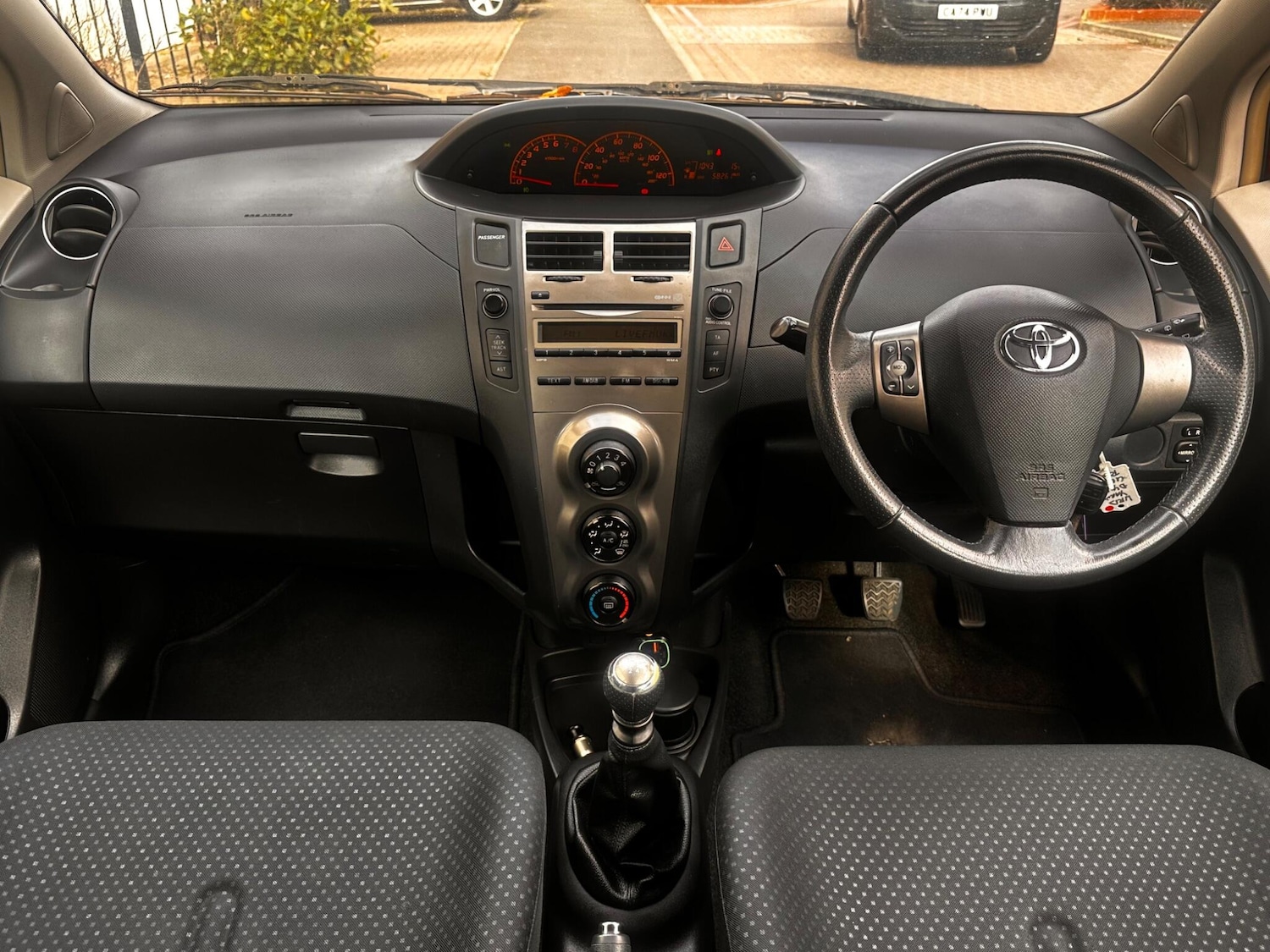 Used Toyota Yaris 2010 for sale - 75978800: Photo 39