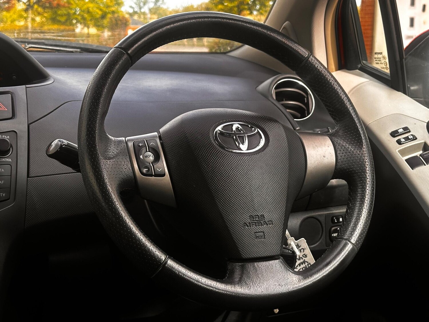 Used Toyota Yaris 2010 for sale - 75978800: Photo 47