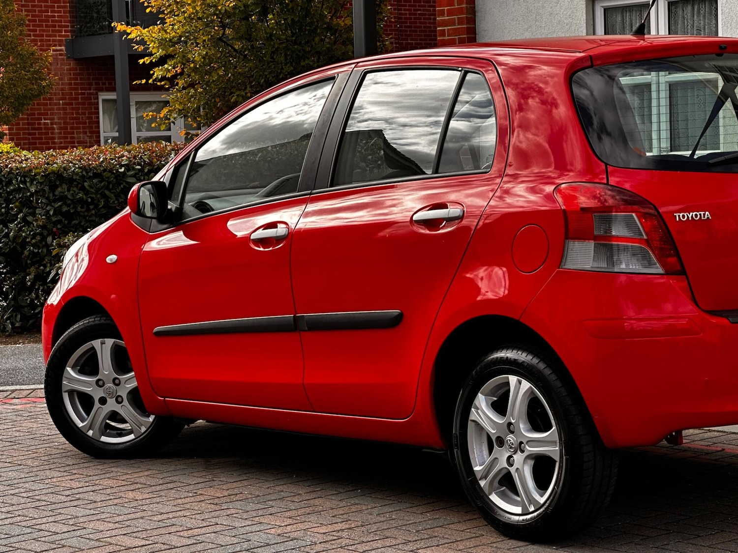 Used Toyota Yaris 2010 for sale - 75978800: Photo 63