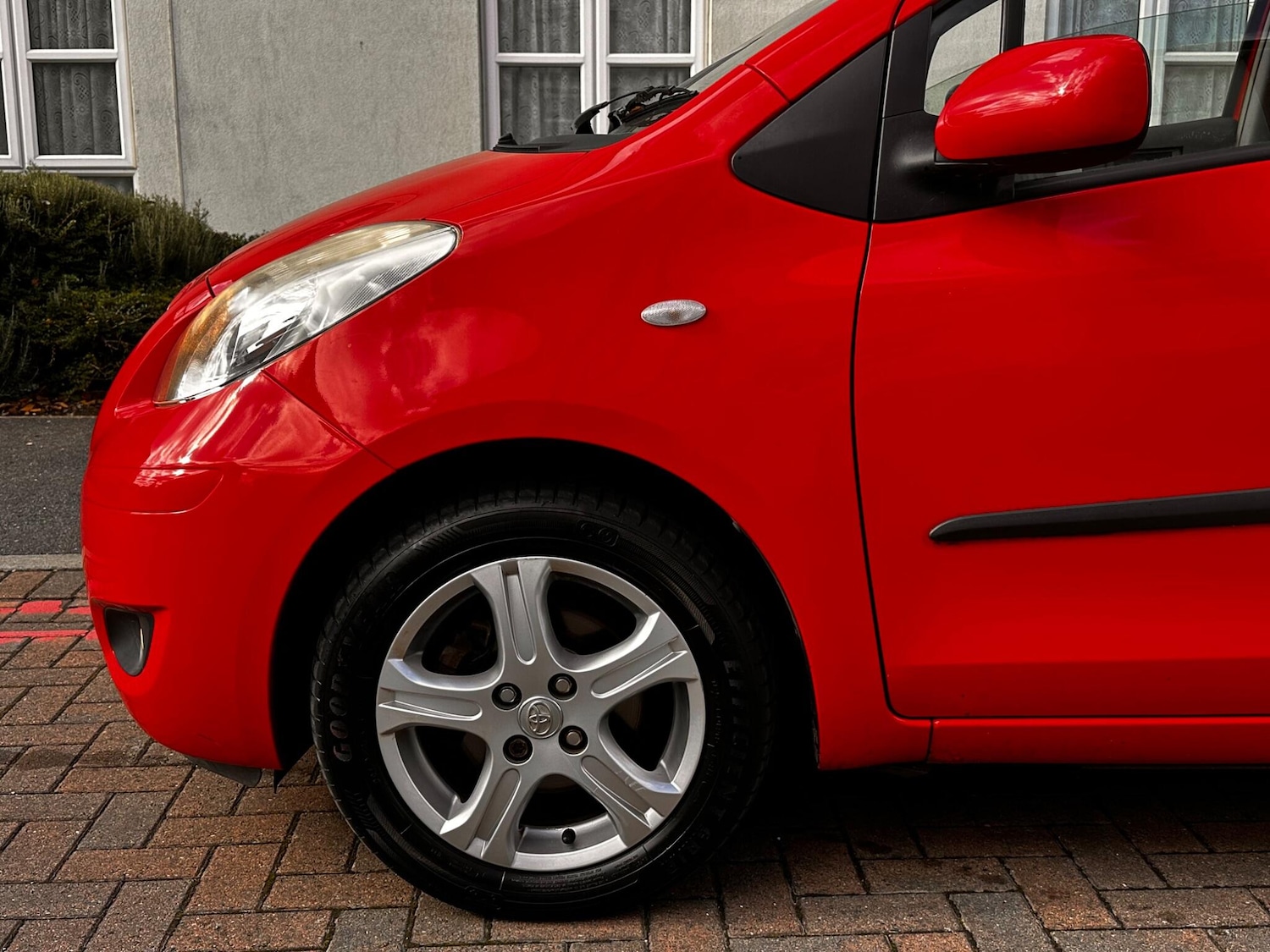 Used Toyota Yaris 2010 for sale - 75978800: Photo 64