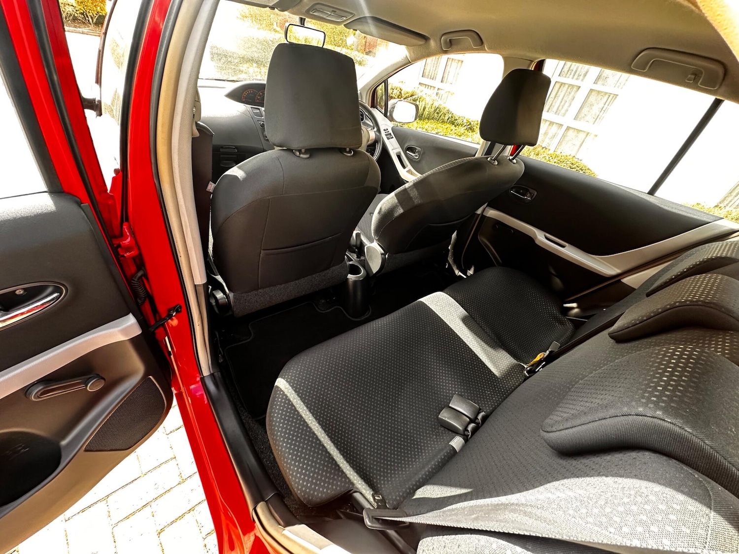 Used Toyota Yaris 2010 for sale - 75978800: Photo 83