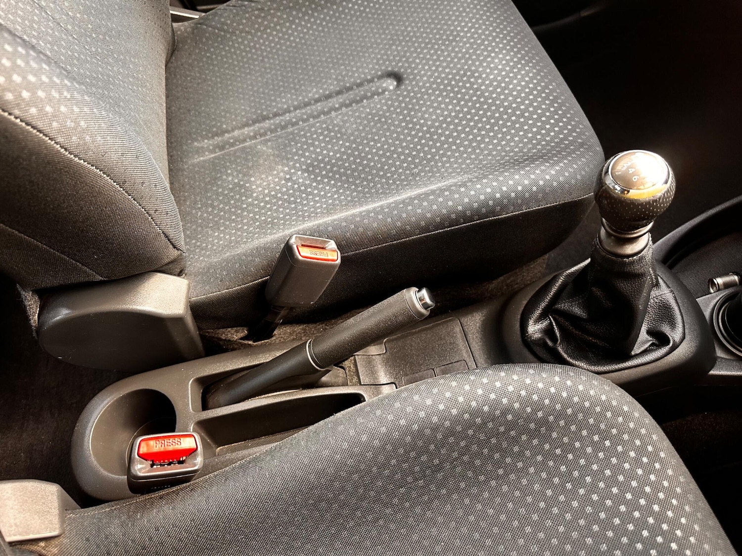 Used Toyota Yaris 2010 for sale - 75978800: Photo 86