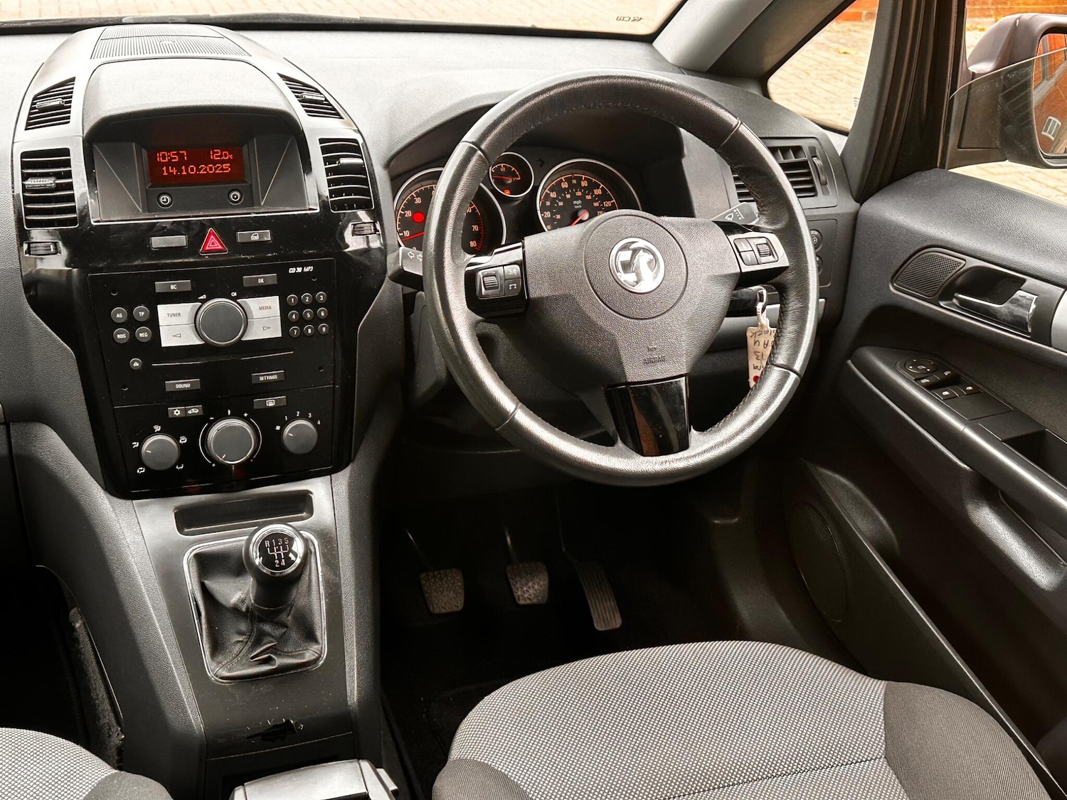 Used Vauxhall Zafira 2013 for sale - 77203833: Photo 84