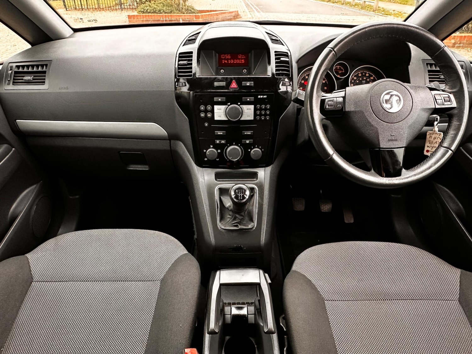 Used Vauxhall Zafira 2013 for sale - 77203833: Photo 85