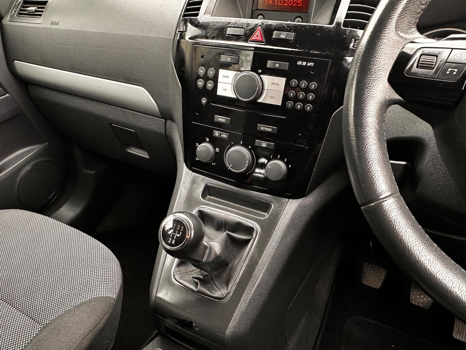 Used Vauxhall Zafira 2013 for sale - 77203833: Photo 91