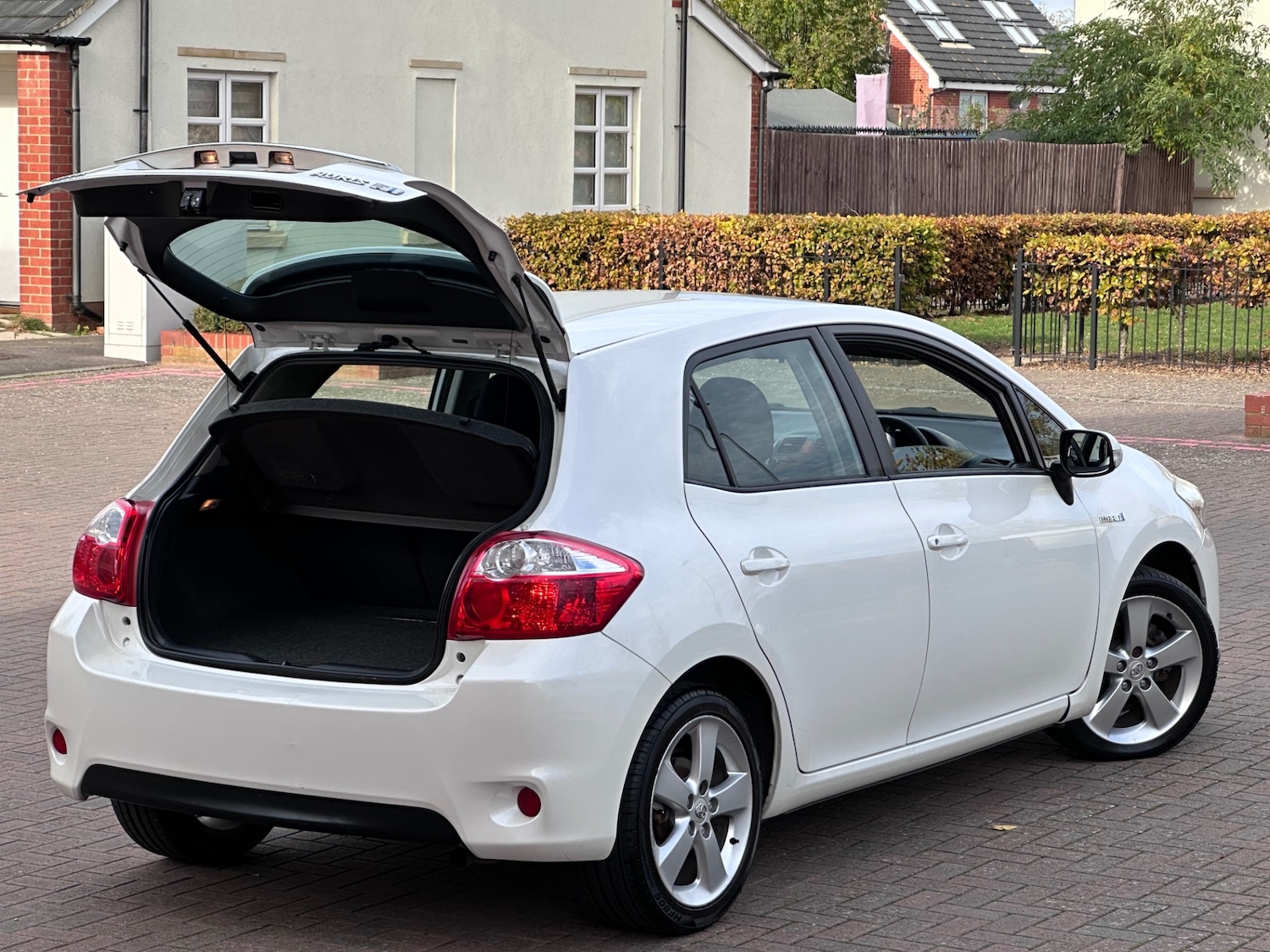 Used Toyota Auris 2011 for sale - 77335704: Photo 25