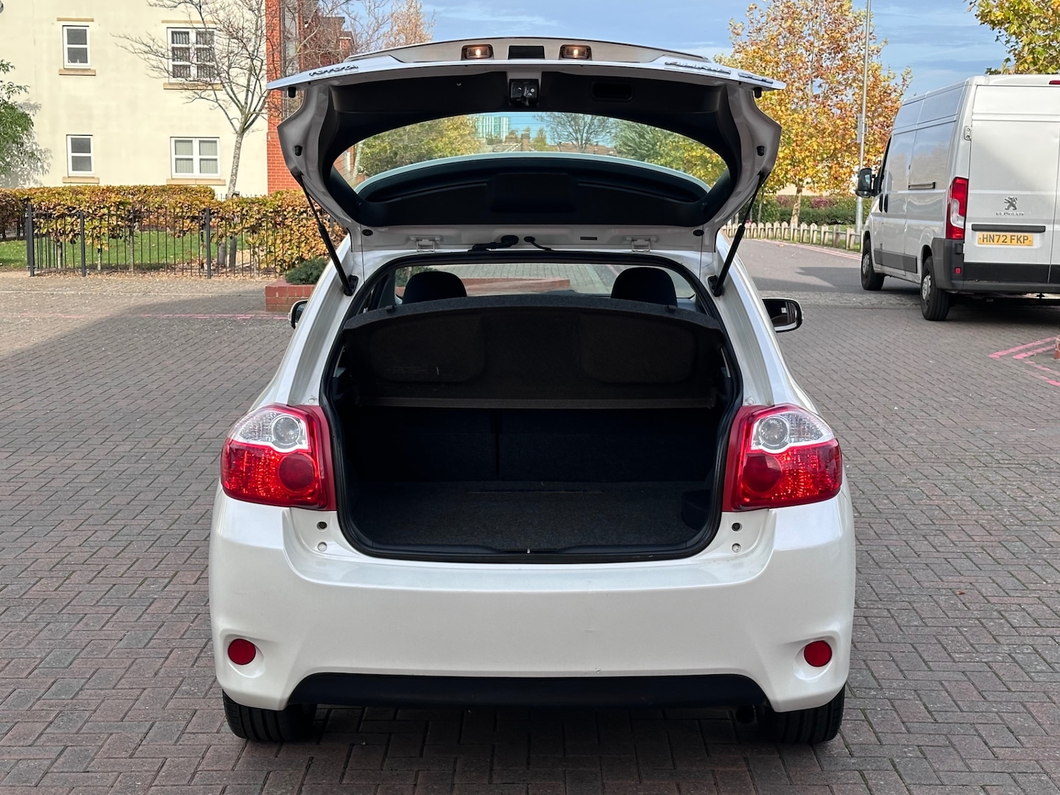 Used Toyota Auris 2011 for sale - 77335704: Photo 26