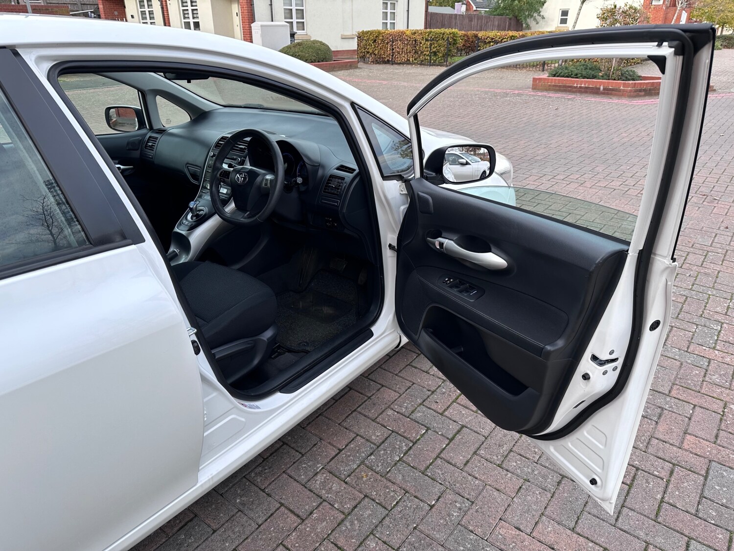 Used Toyota Auris 2011 for sale - 77335704: Photo 67