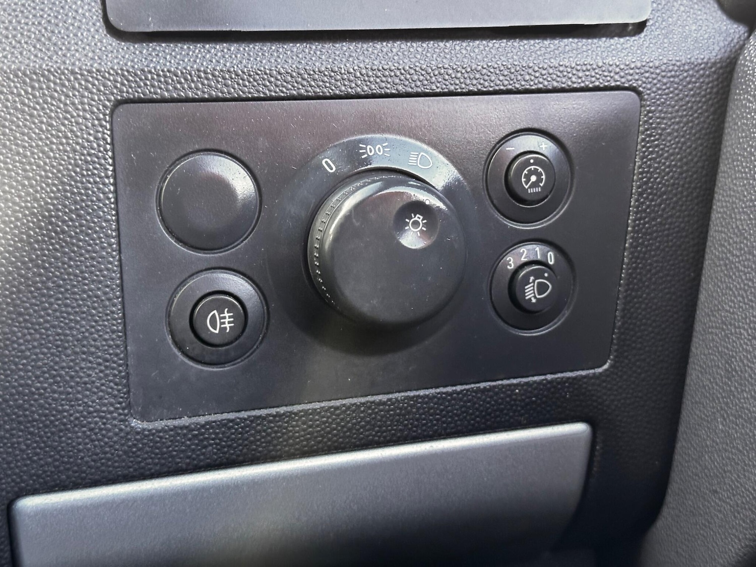 Used Vauxhall Zafira 2013 for sale - 76138376: Photo 100