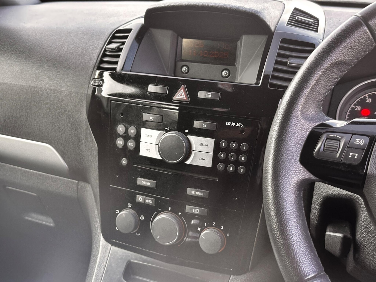 Used Vauxhall Zafira 2013 for sale - 76990315: Photo 96