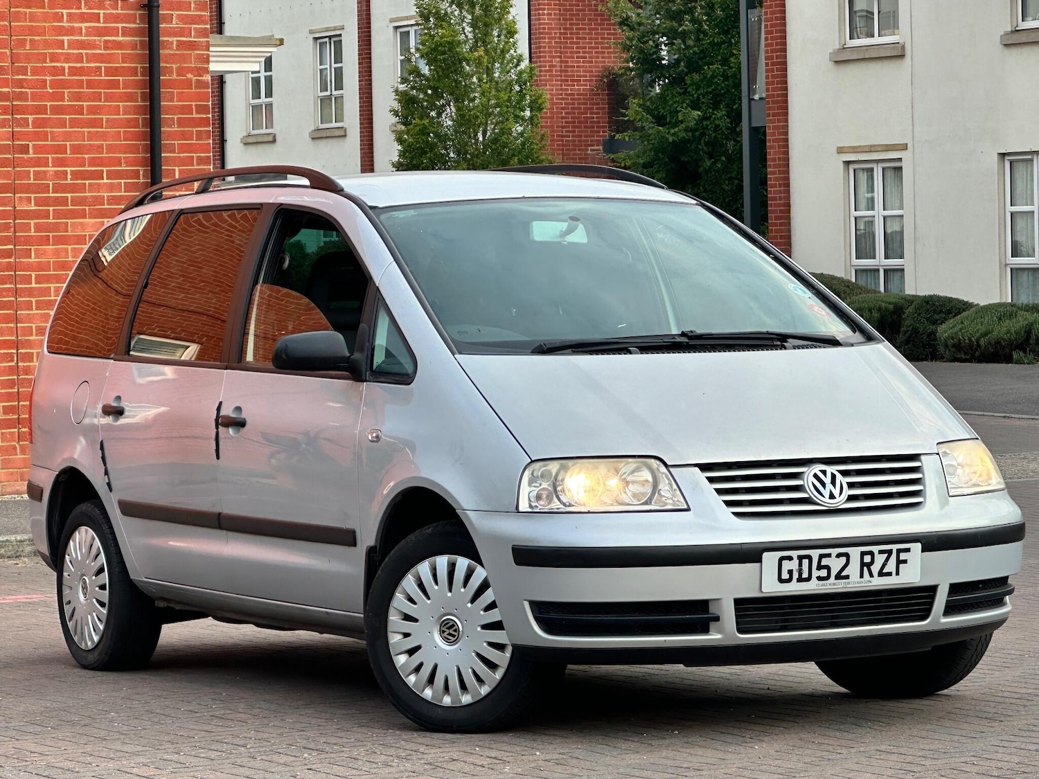 Used Volkswagen Sharan for sale - 77015964: Photo 2