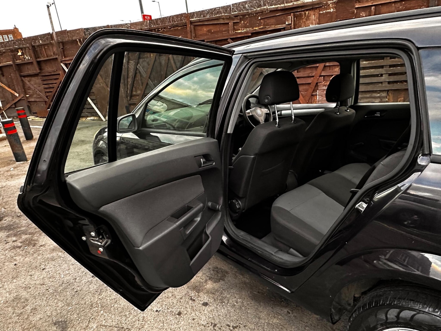 Used Vauxhall Astra 2005 for sale - 77119703: Photo 32