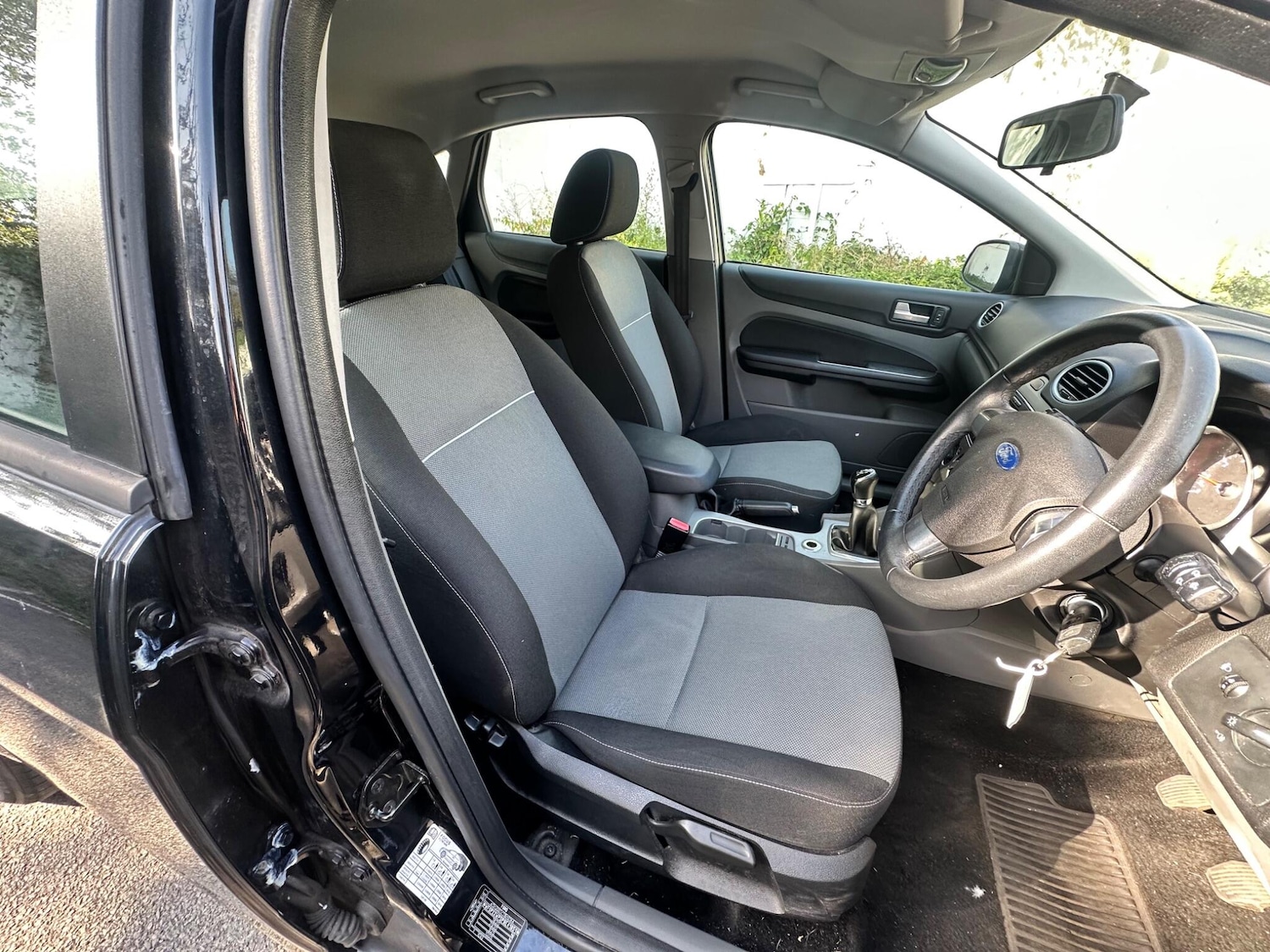 Used Ford Focus 2010 for sale - 76988020: Photo 21