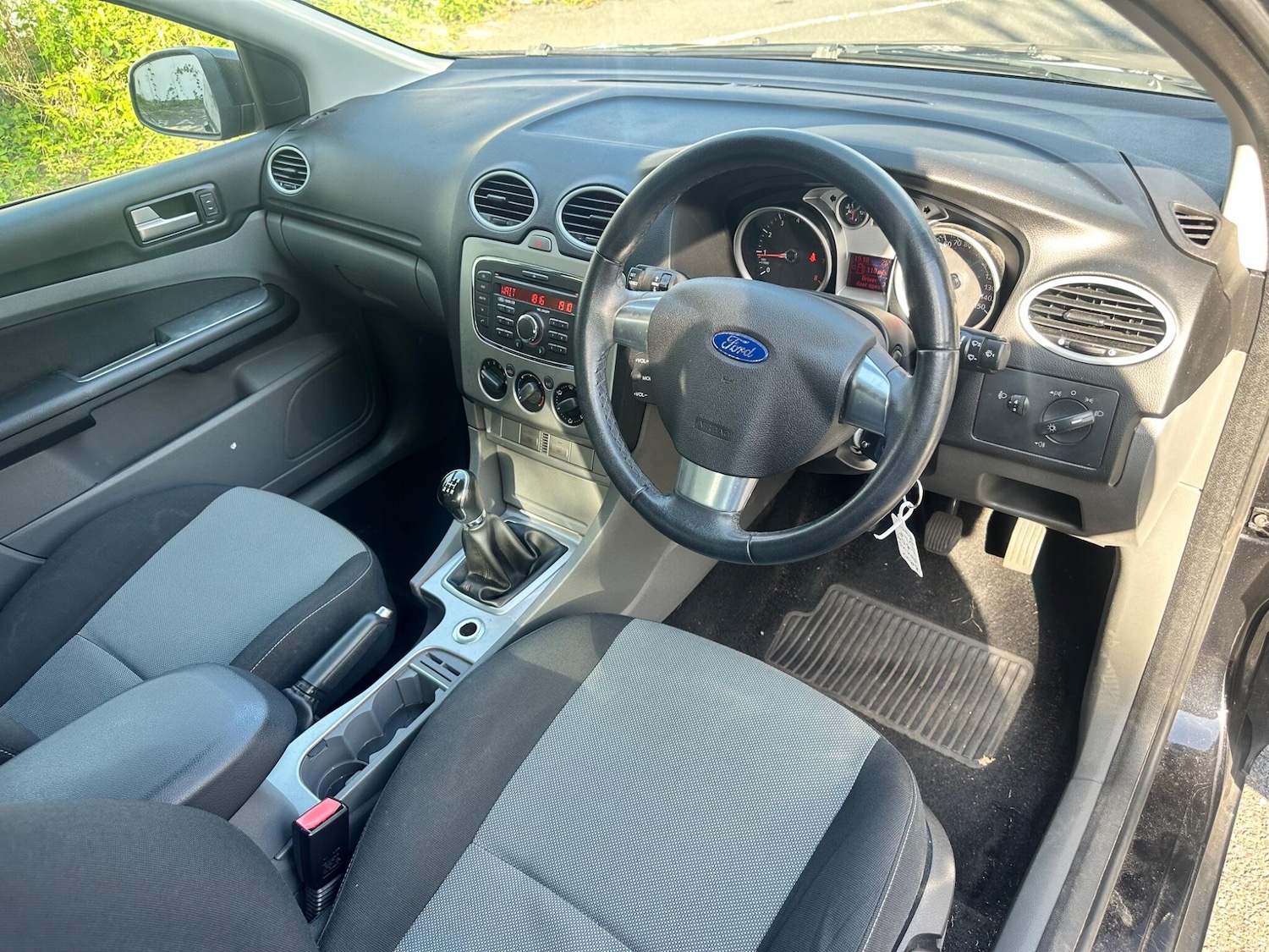 Used Ford Focus 2010 for sale - 76988020: Photo 23