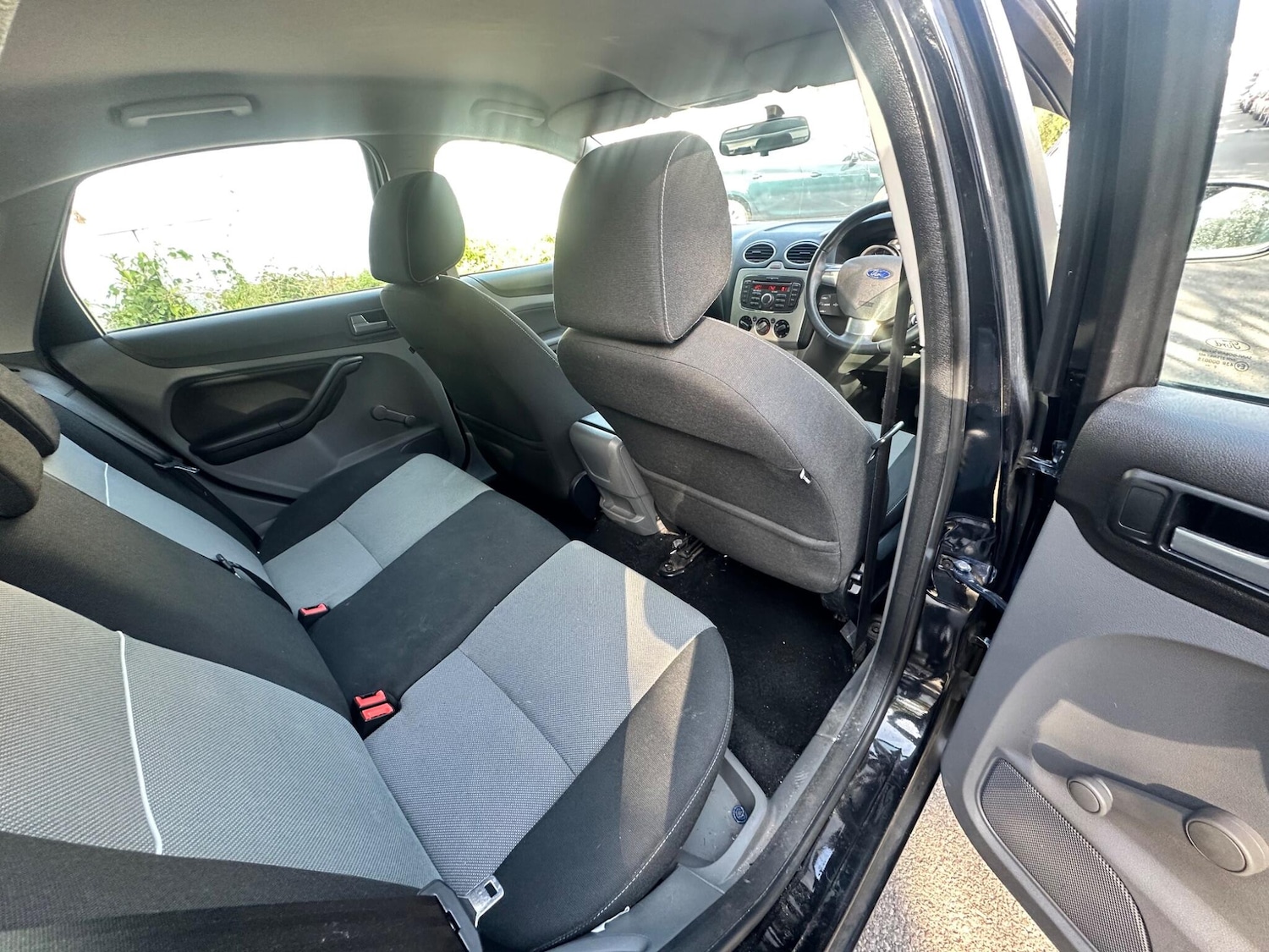 Used Ford Focus 2010 for sale - 76988020: Photo 24