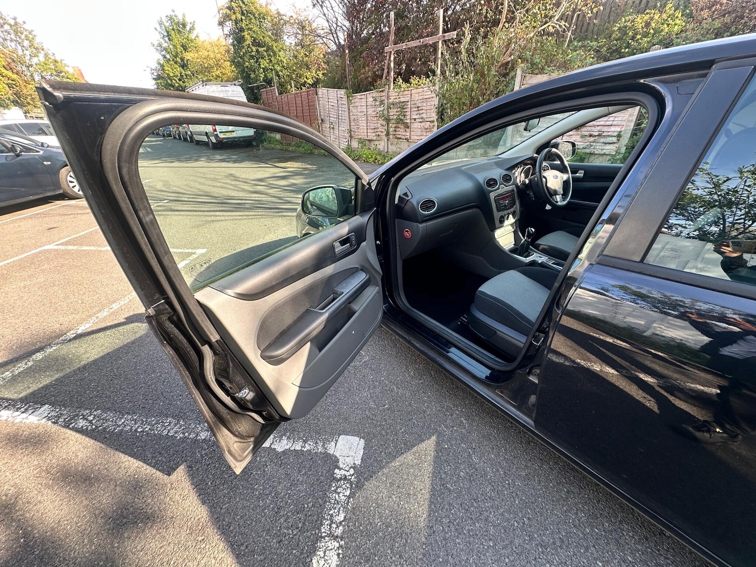 Used Ford Focus 2010 for sale - 76988020: Photo 27