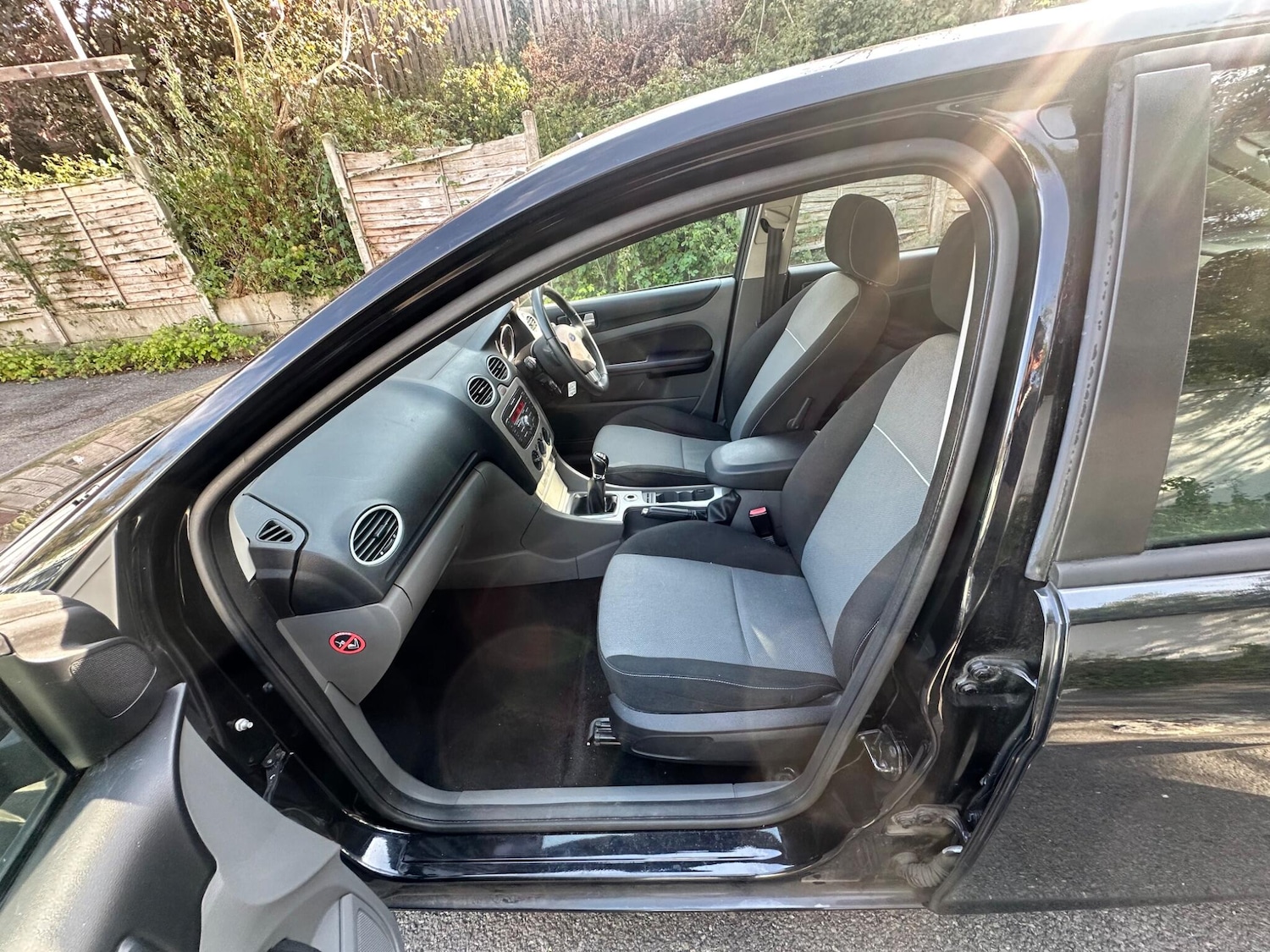 Used Ford Focus 2010 for sale - 76988020: Photo 30