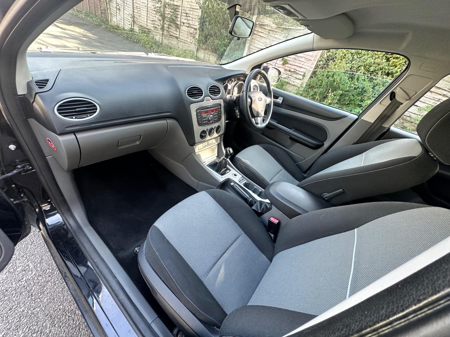 Used Ford Focus 2010 for sale - 76988020: Photo 31