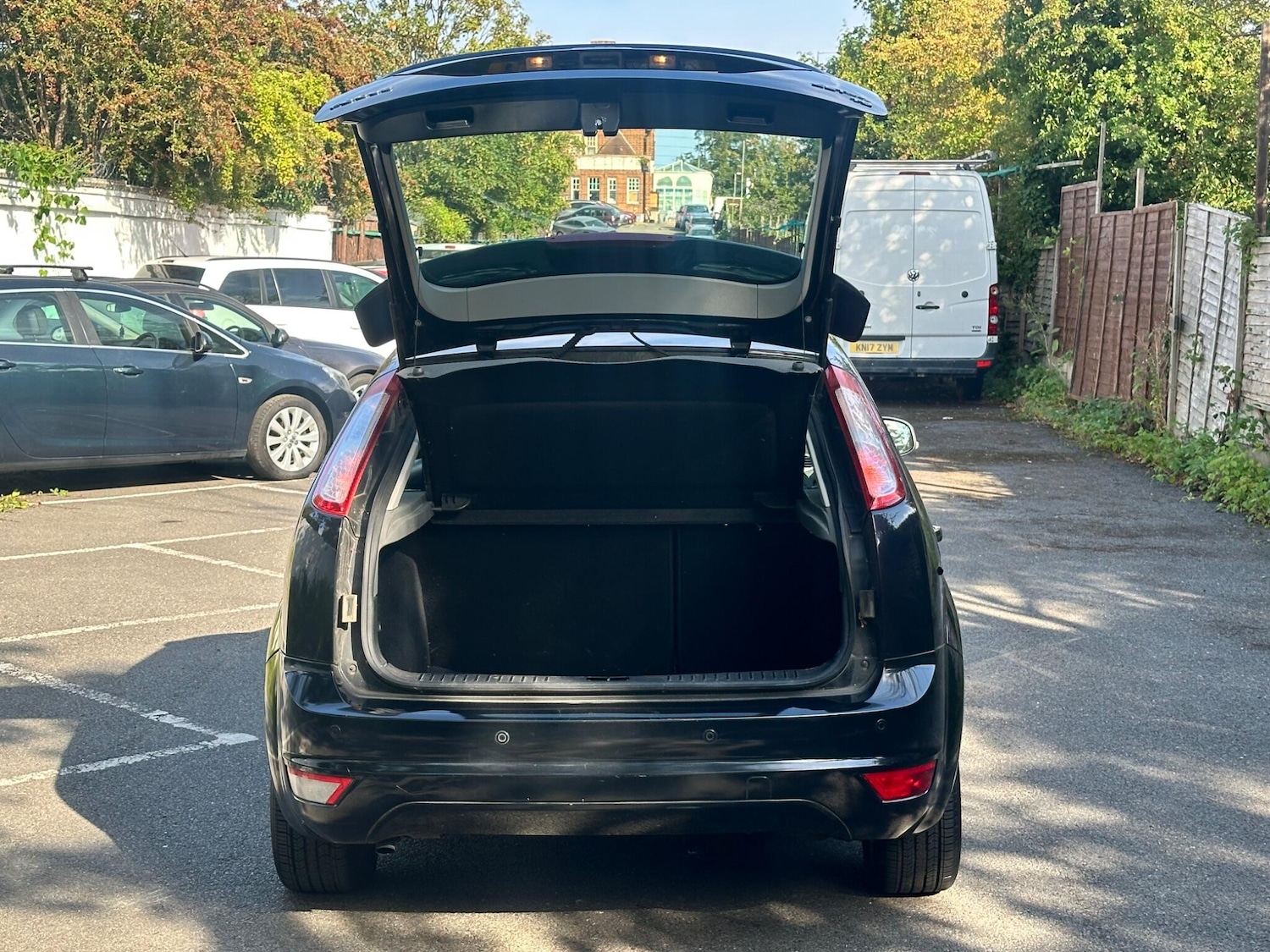 Used Ford Focus 2010 for sale - 76988020: Photo 7