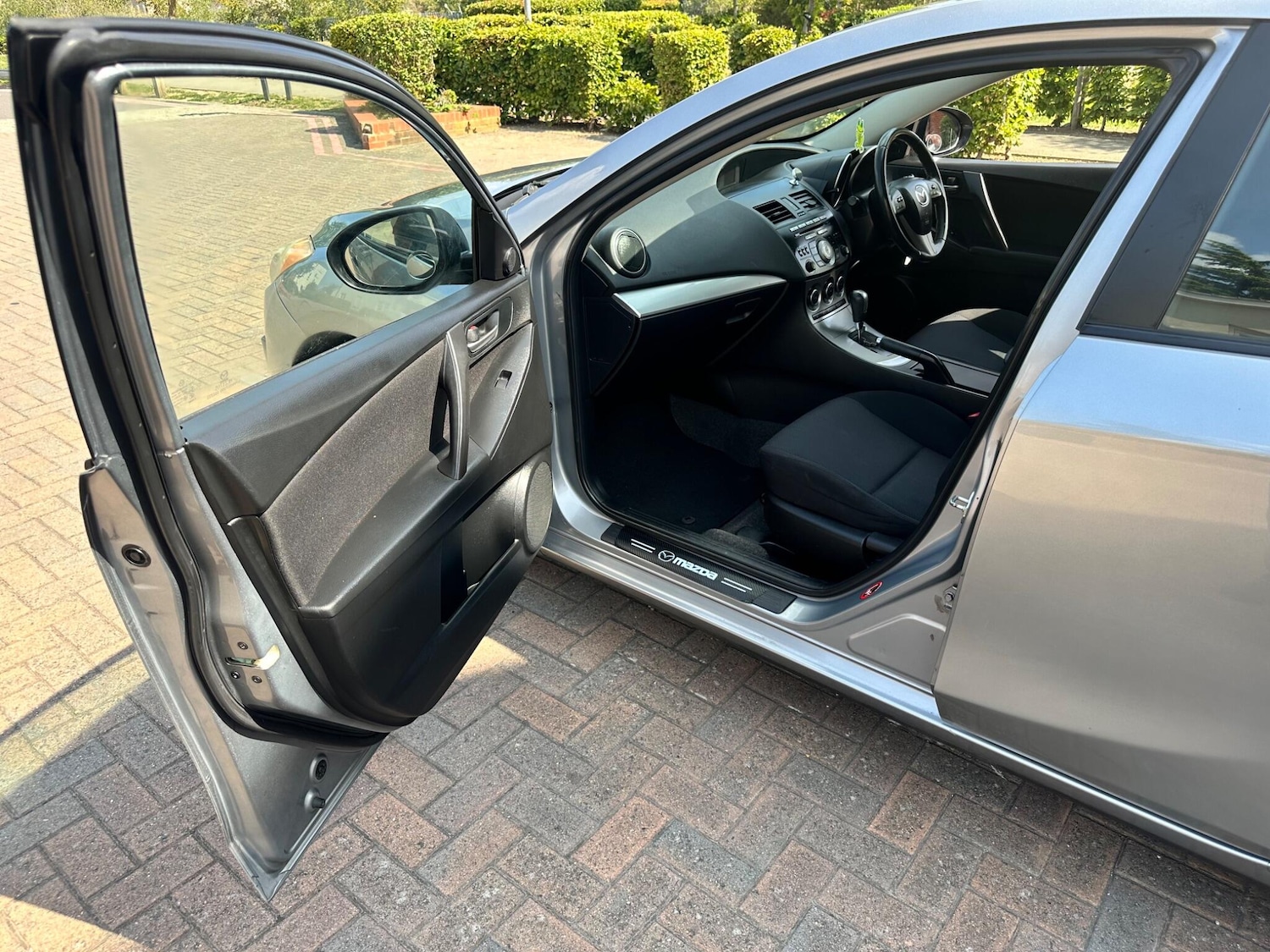 Used Mazda Mazda3 2012 for sale - 77067307: Photo 77